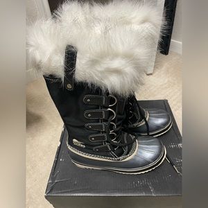 Sorel Women's Joan of Arctic Suede Fur Lined Snow Boot 8.5